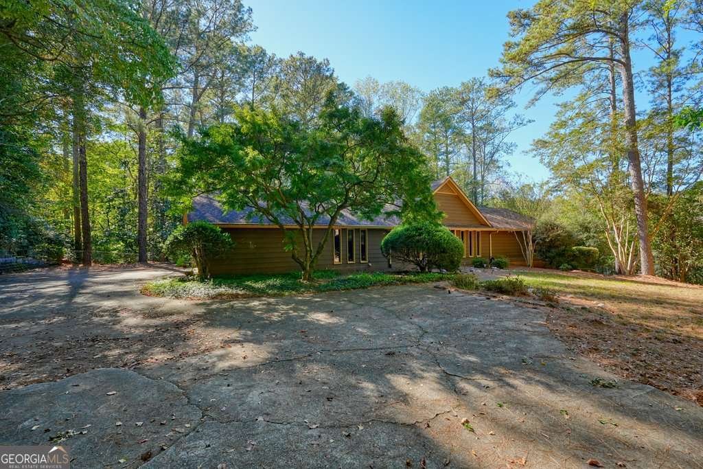 2615 Spalding Drive Atlanta - 1