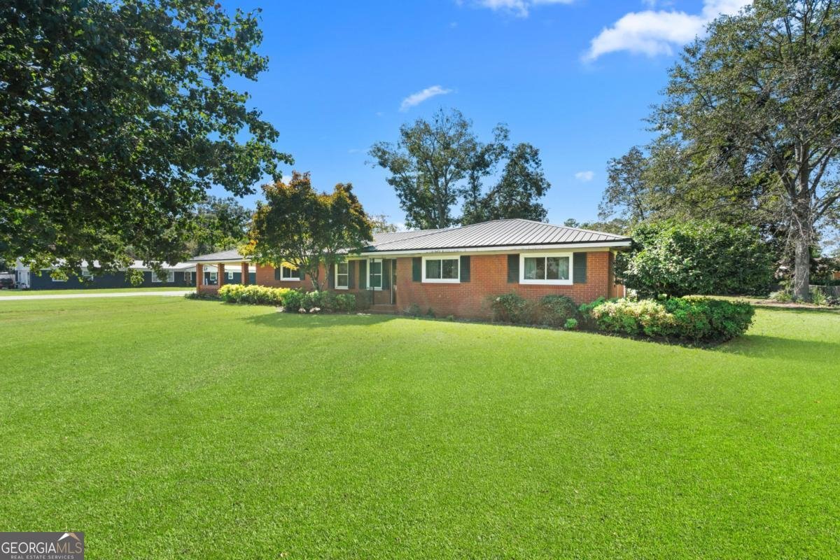 616 Pinewood Drive Brooklet - 1