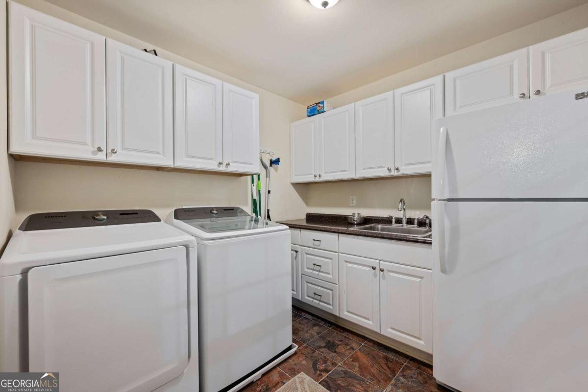 6610 Williamson Drive Sandy Springs - 45