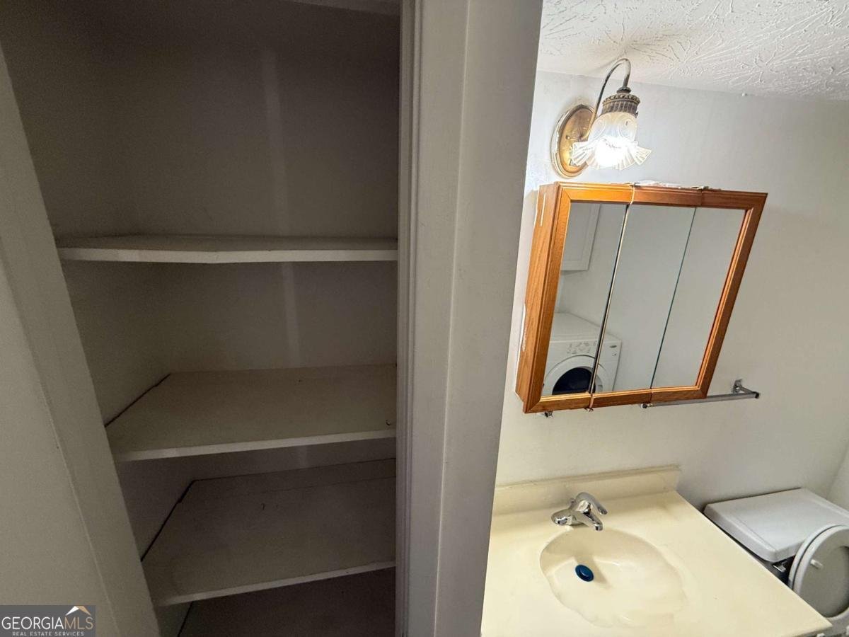 2956 Dekalb Drive Atlanta - 3