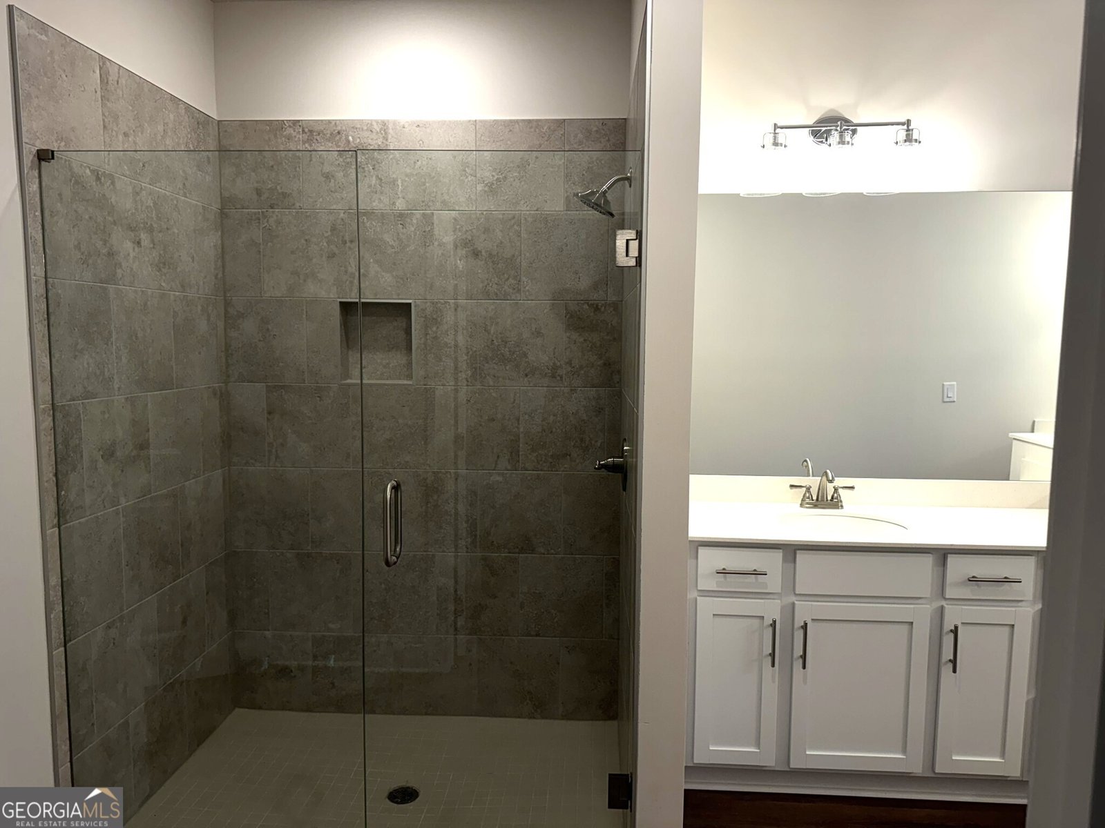 65 Village Court Cleveland - 10