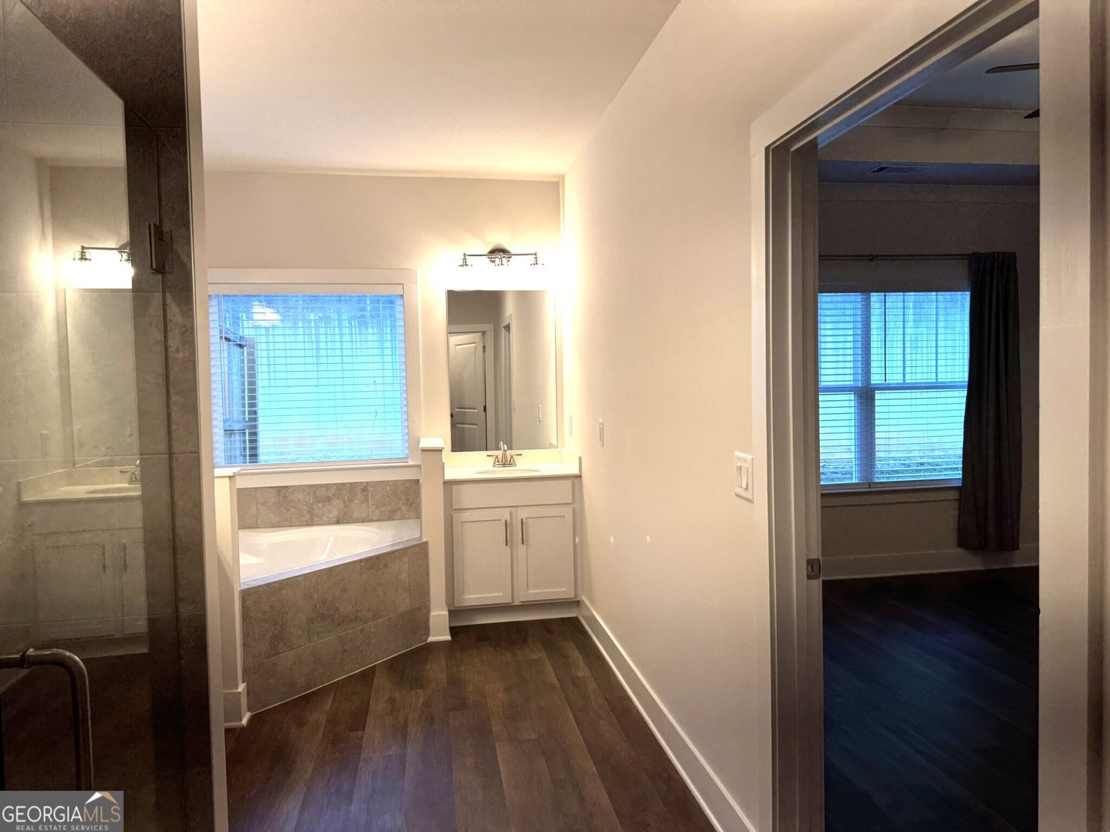 65 Village Court Cleveland - 11