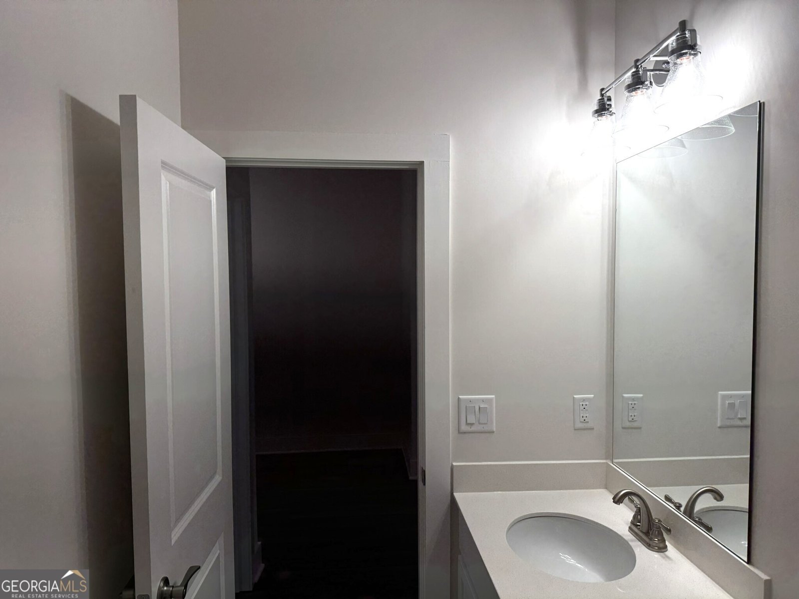 65 Village Court Cleveland - 15