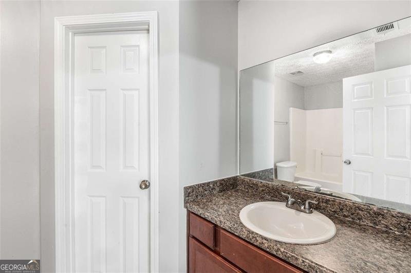 588 Elles Way Griffin - 16