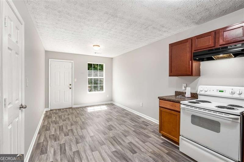 588 Elles Way Griffin - 8