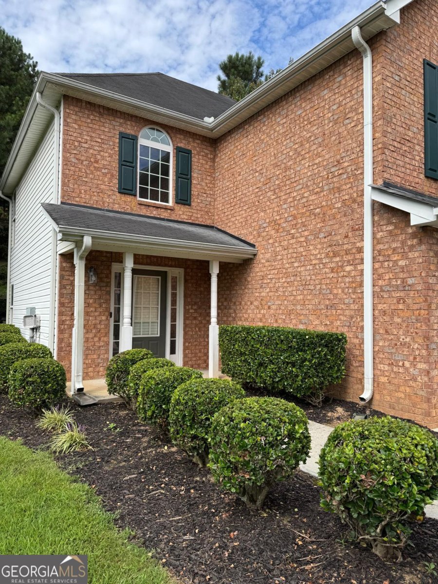 1221 Oak Knoll Court Lithonia - 1