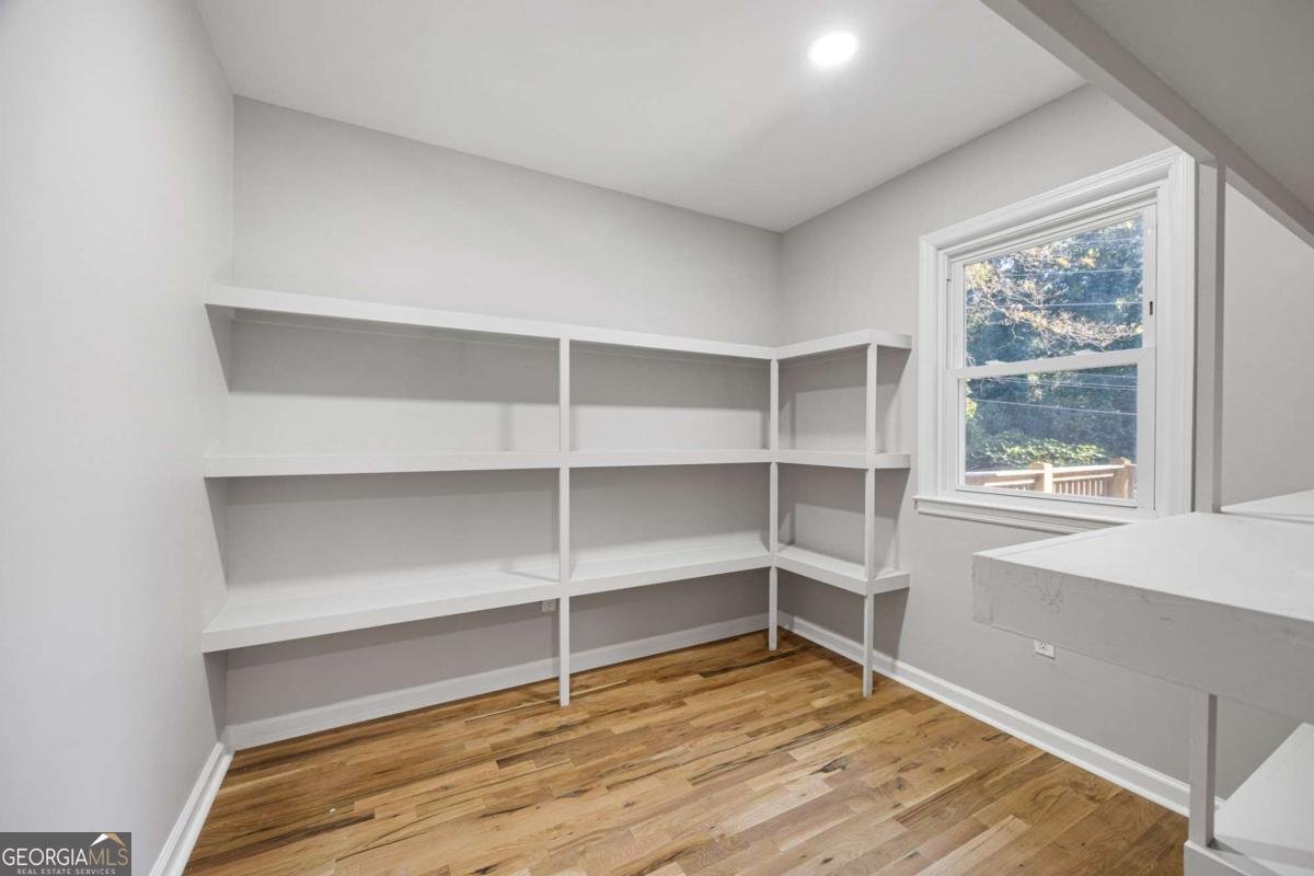 380 Thornwood Drive Atlanta - 17