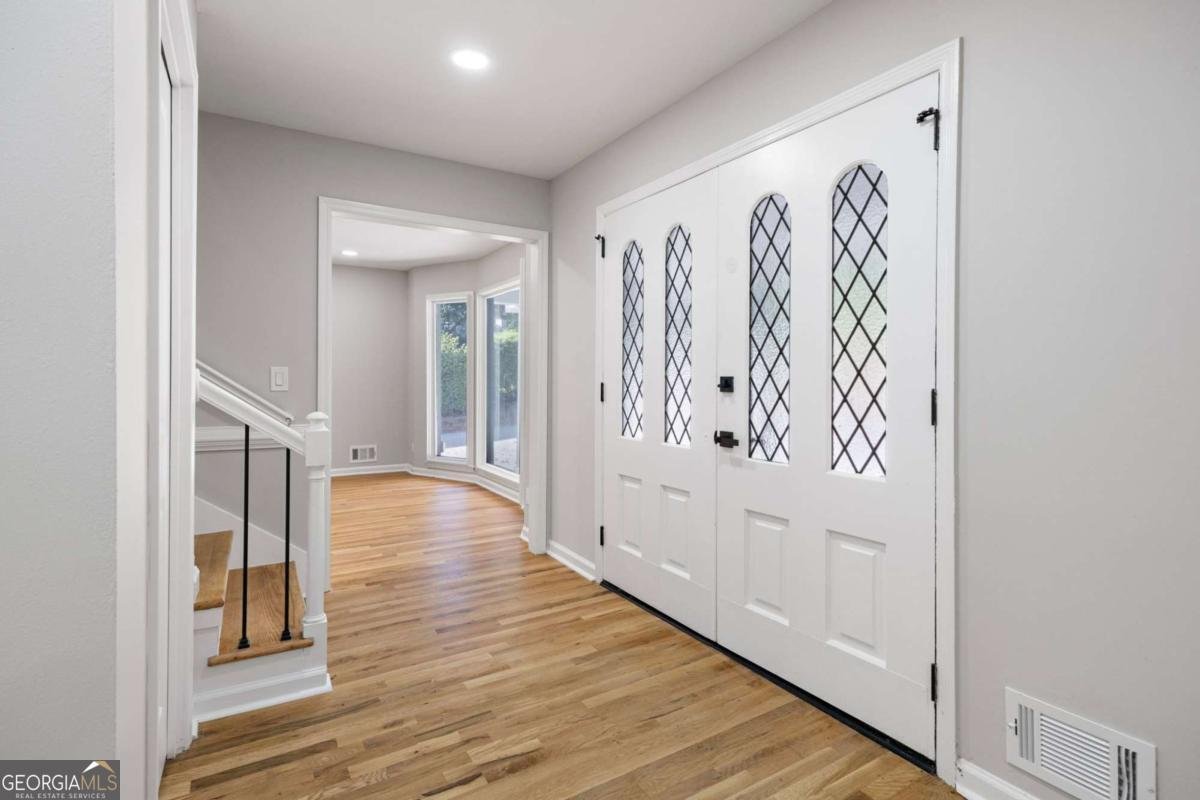 380 Thornwood Drive Atlanta - 18