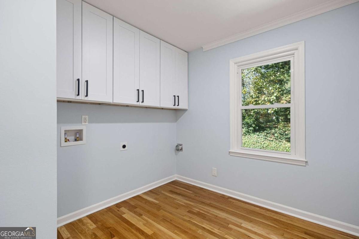 380 Thornwood Drive Atlanta - 23