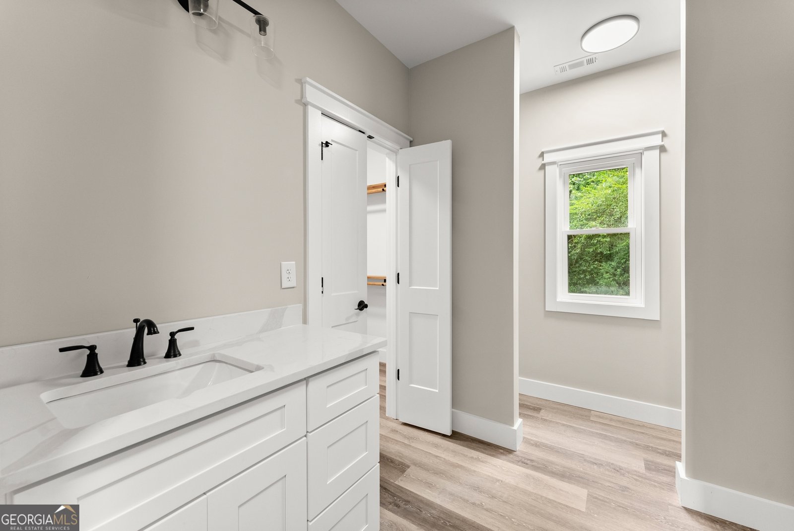 93 Colonial Drive Cleveland - 32