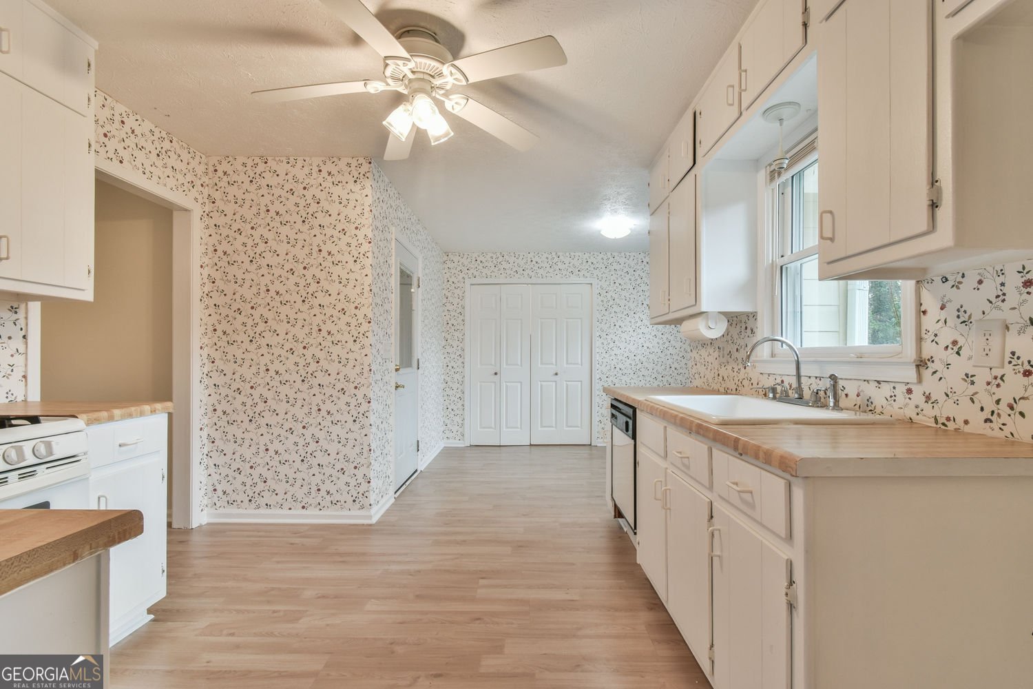 246 Greenwood Drive Lilburn - 16