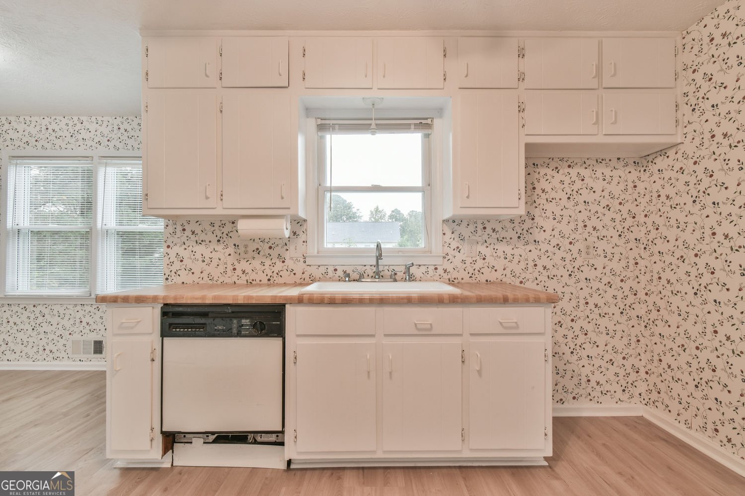 246 Greenwood Drive Lilburn - 17