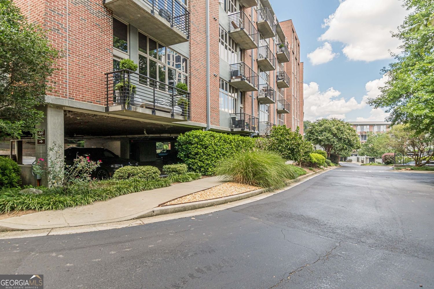 640 Glen Iris Drive Atlanta - 31
