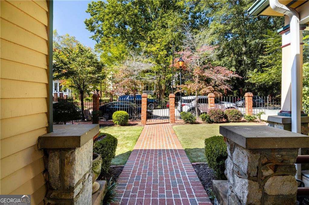 684 Peeples Street Atlanta - 17