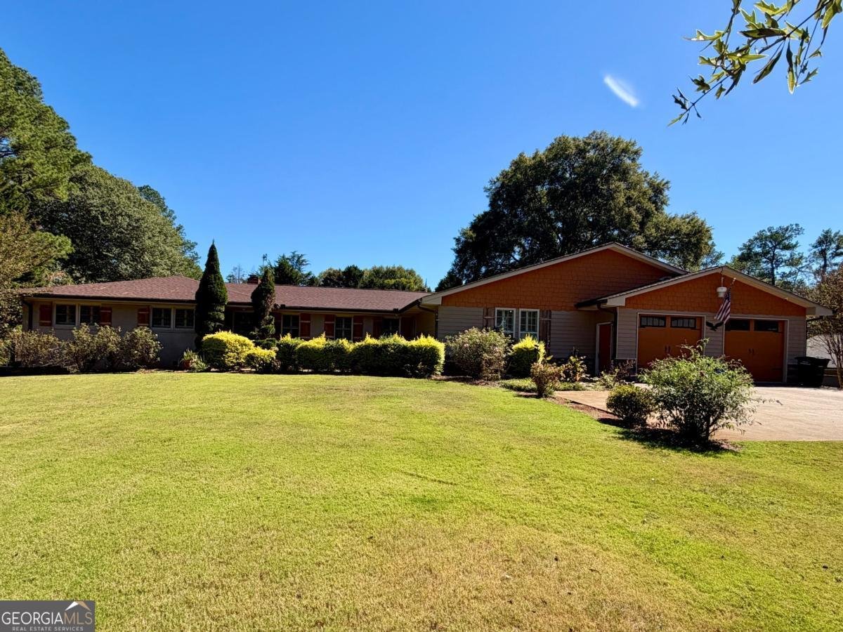 204 Arrowhead Drive Cartersville - 1