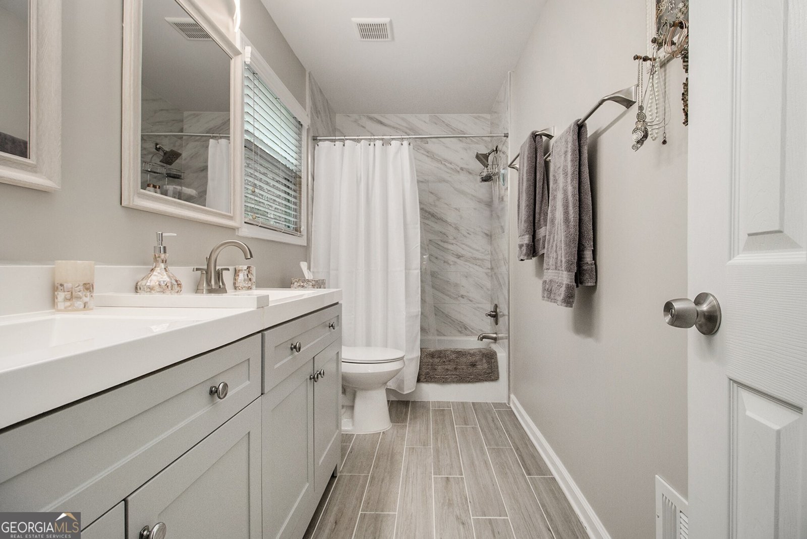 3295 Artesia Drive Clarkston - 5