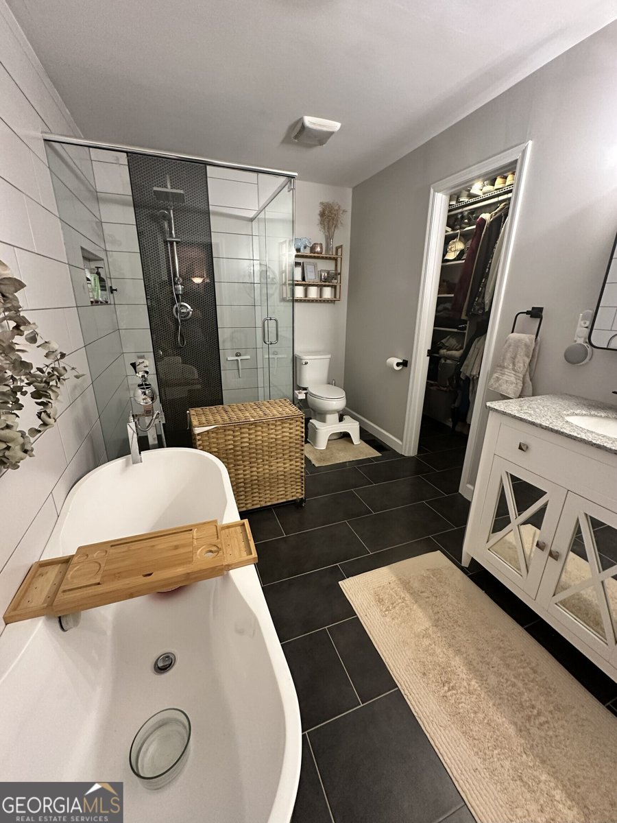 146 LANCELOT Way Lawrenceville - 27