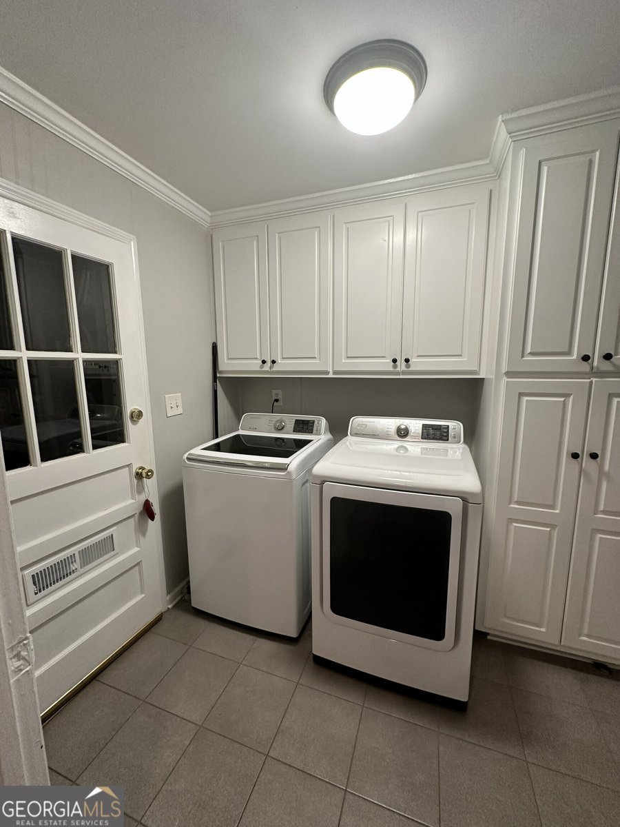 146 LANCELOT Way Lawrenceville - 37