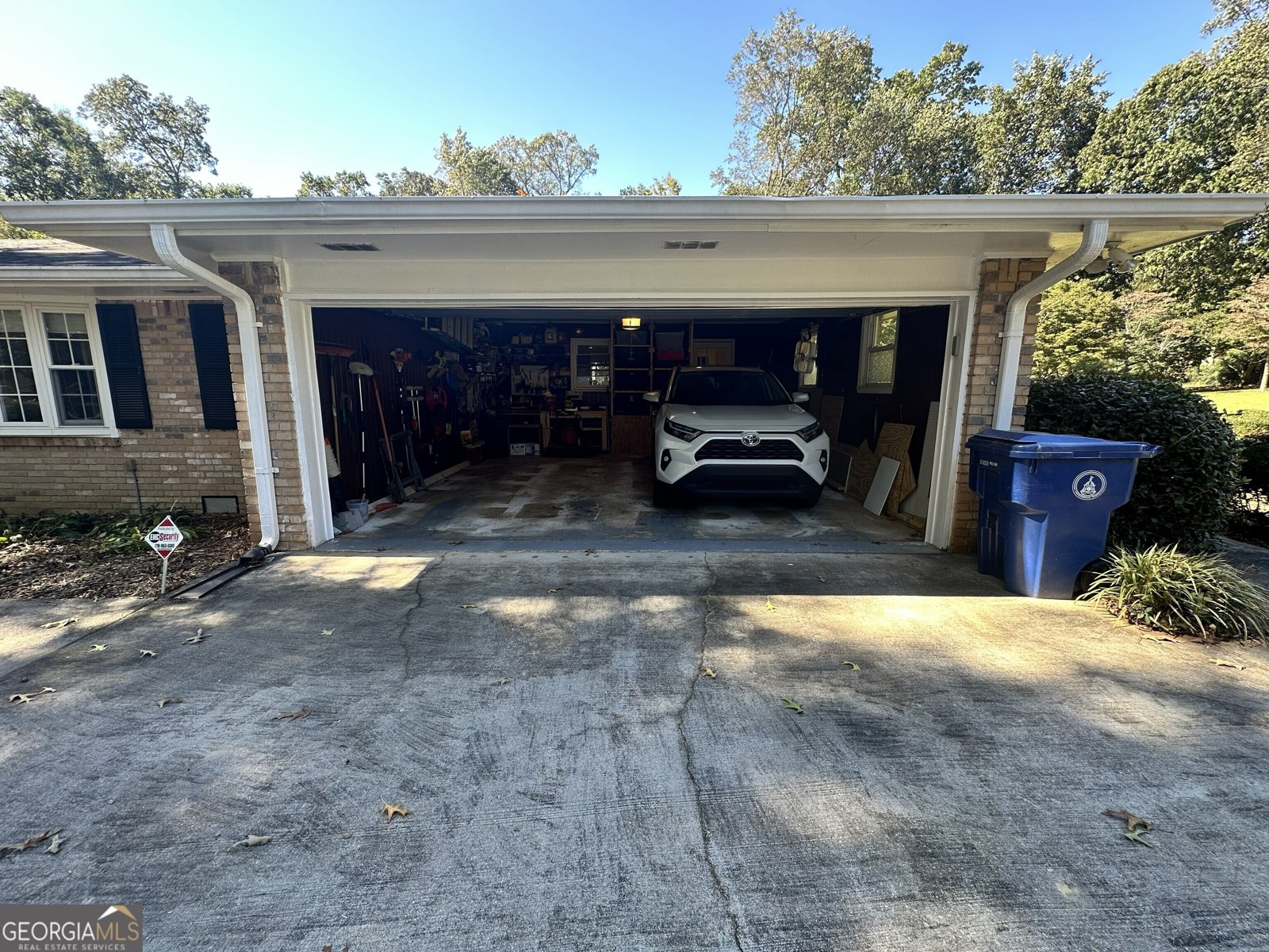 146 LANCELOT Way Lawrenceville - 53