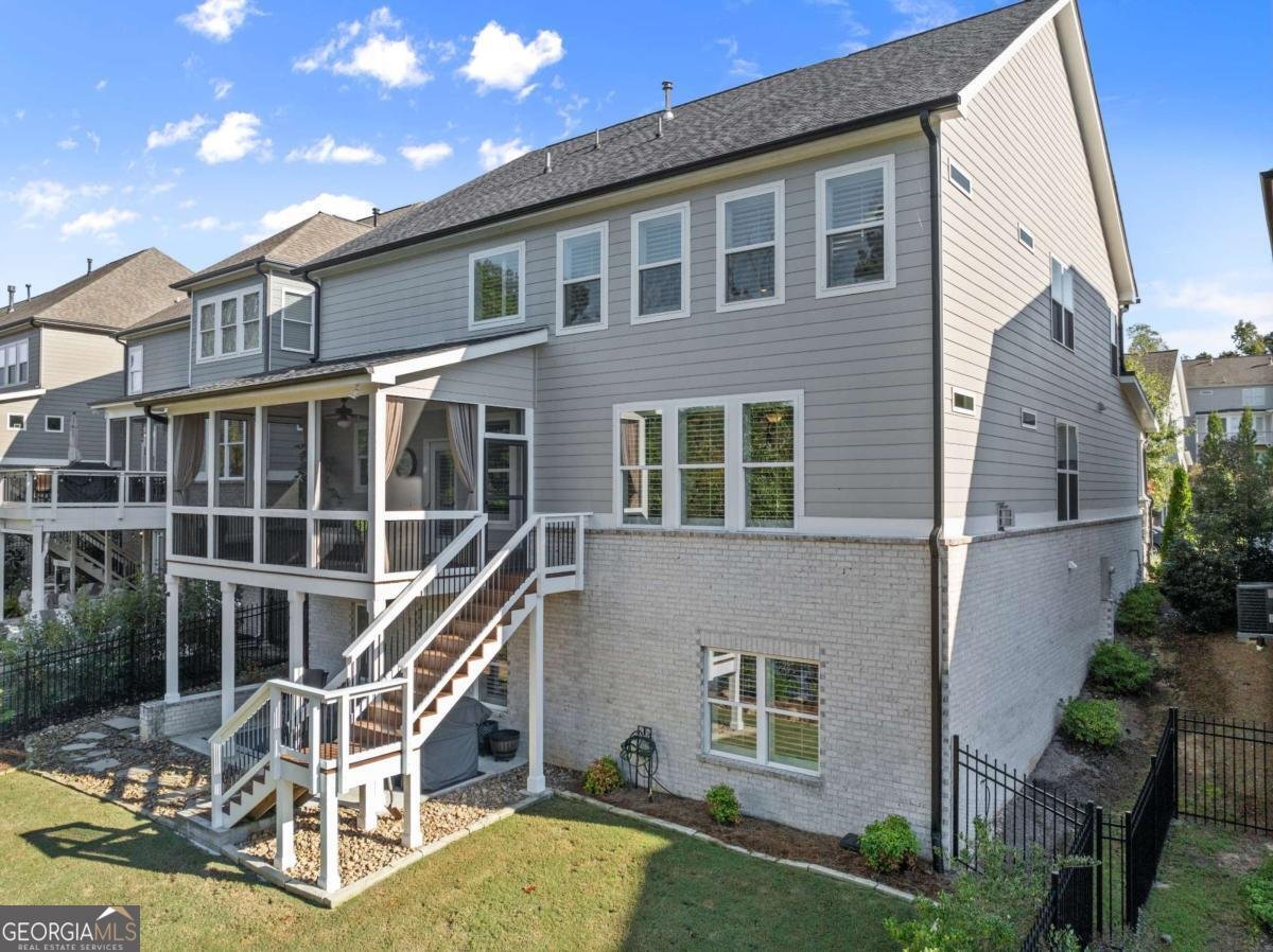 7123 Lake Edge Drive Flowery Branch - 30
