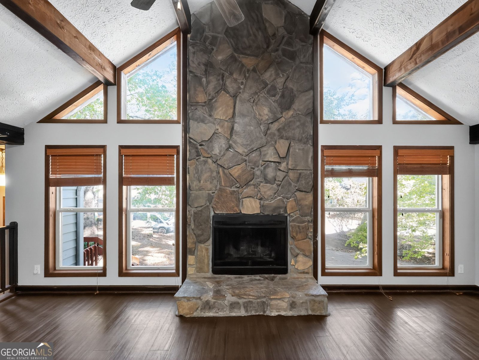 824 Post Road Circle Stone Mountain - 4