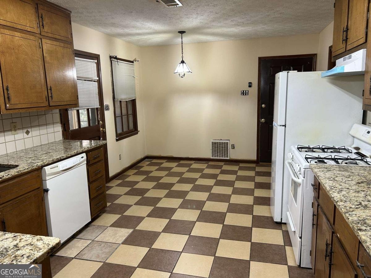 1530 OLEANDER Lane Lilburn - 18