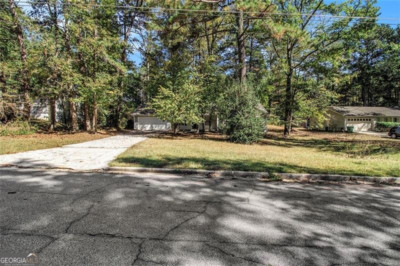 1748 CHARMETH Road Lithonia - 22