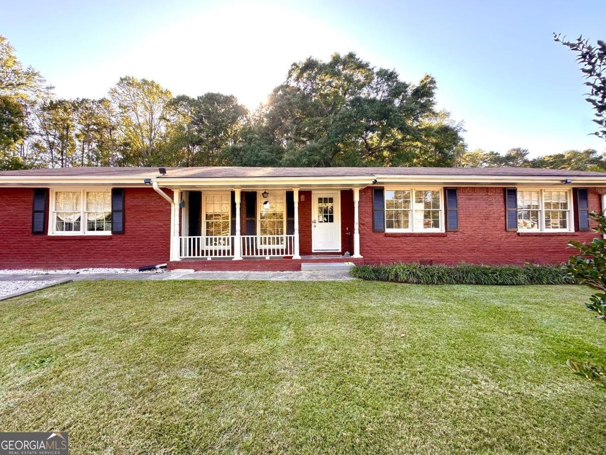 315 Greenwood Drive Lilburn - 1