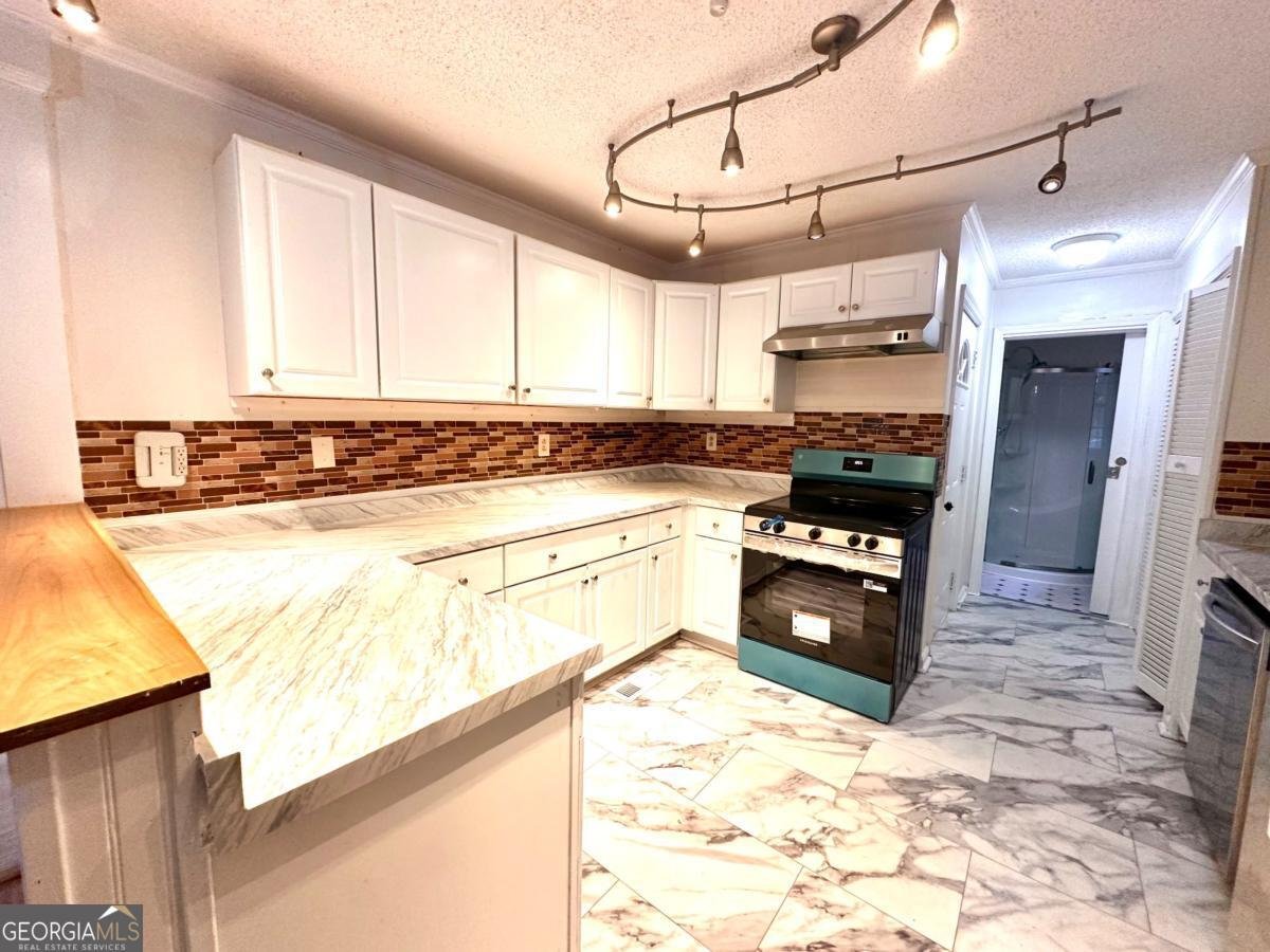 315 Greenwood Drive Lilburn - 10