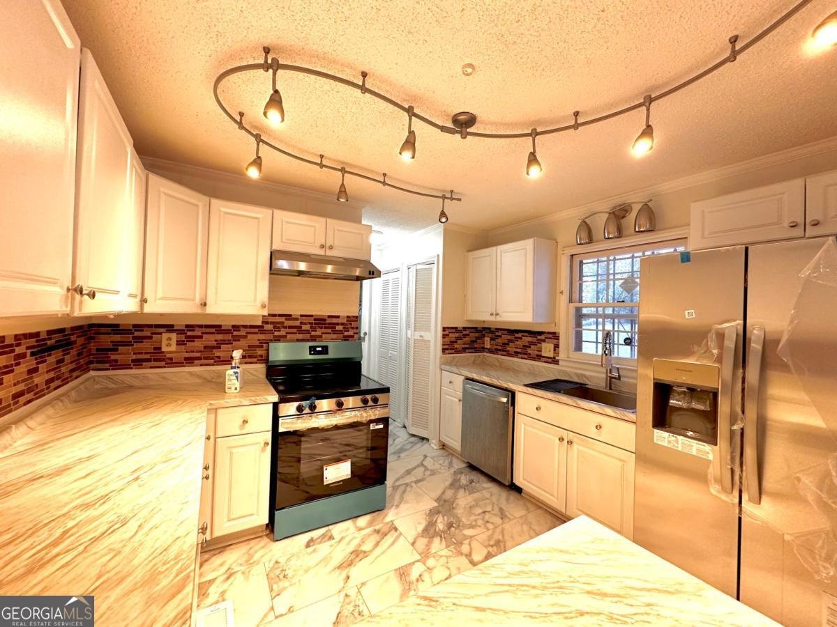 315 Greenwood Drive Lilburn - 11