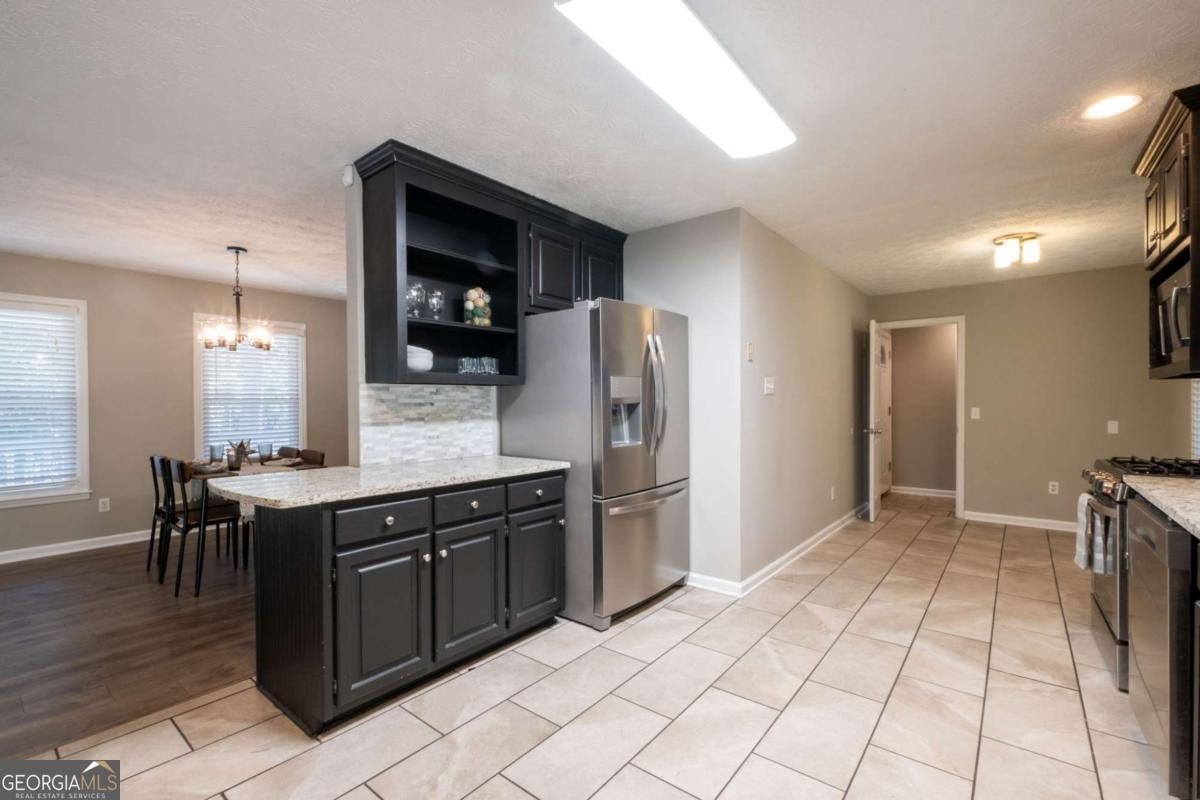 2021 Collinswood Drive Snellville - 12