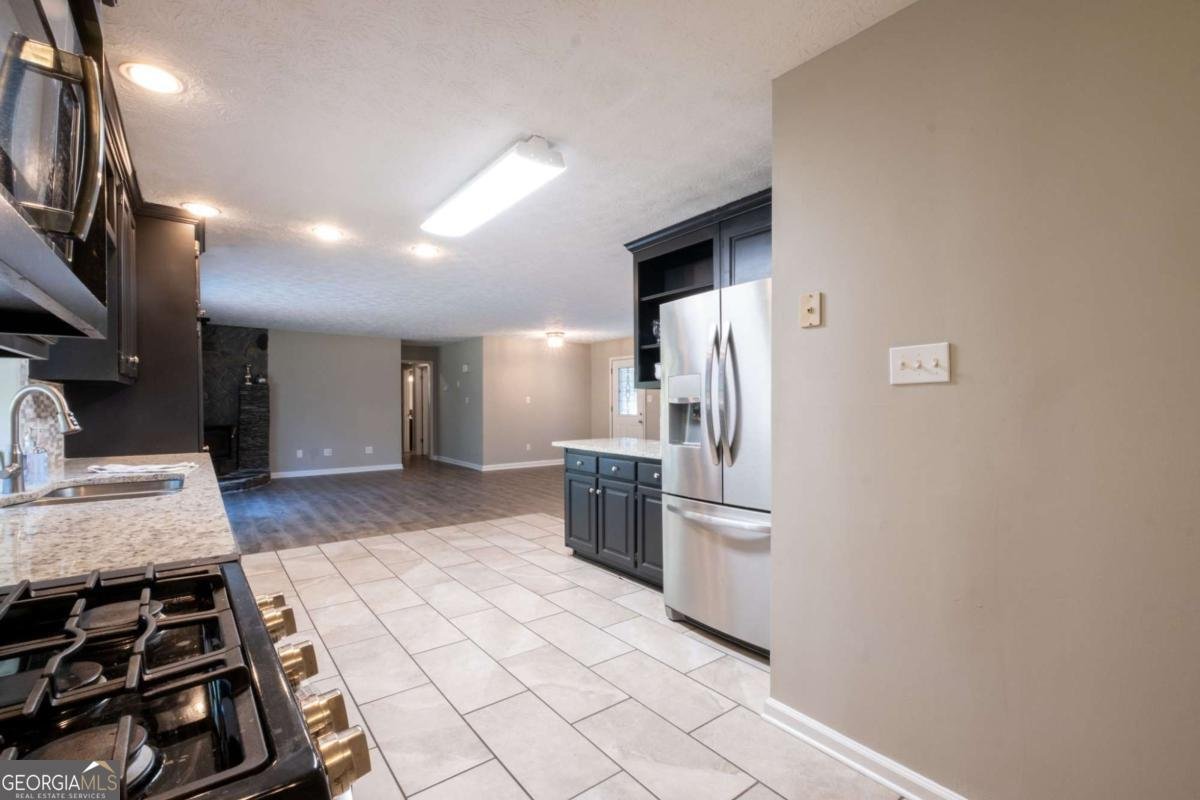 2021 Collinswood Drive Snellville - 13