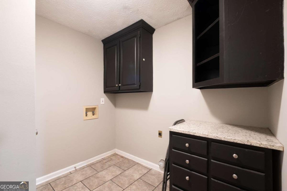 2021 Collinswood Drive Snellville - 17