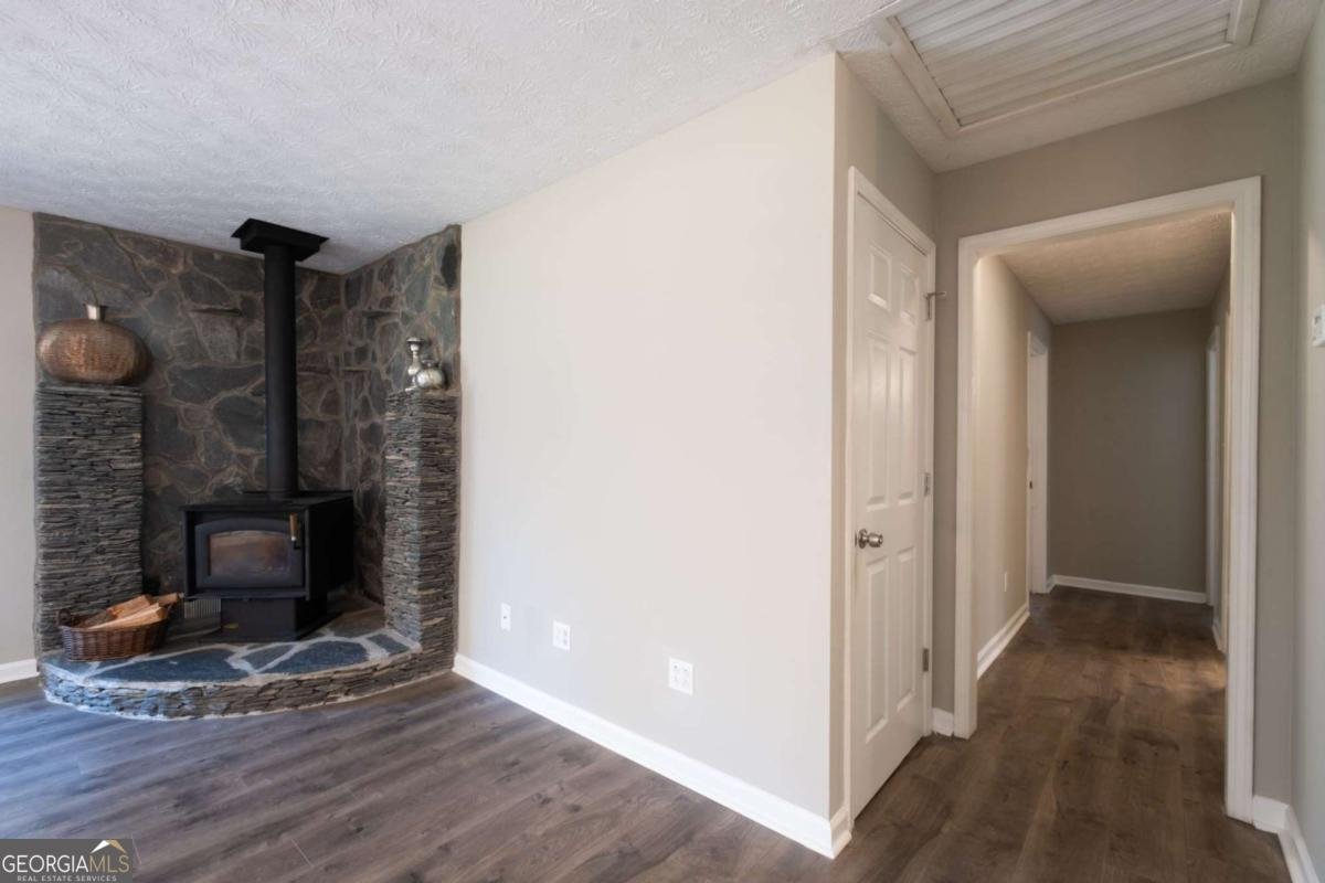 2021 Collinswood Drive Snellville - 18