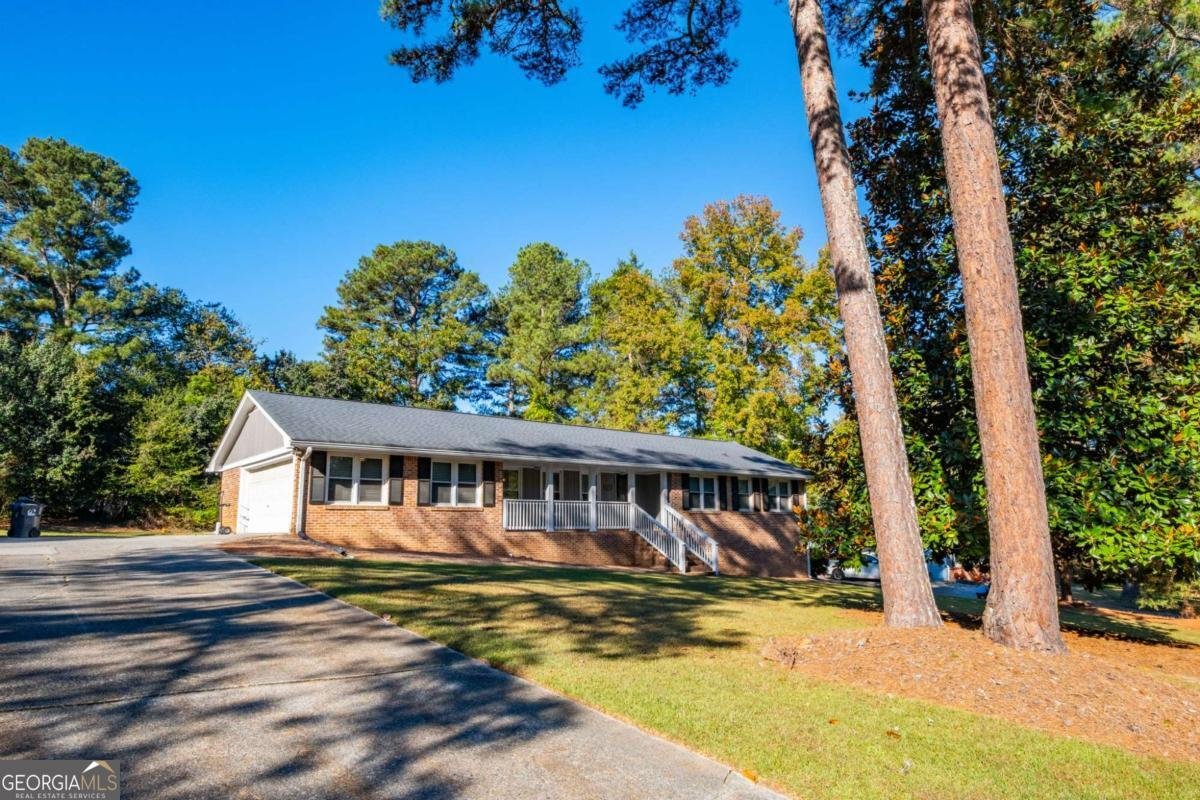 2021 Collinswood Drive Snellville - 2