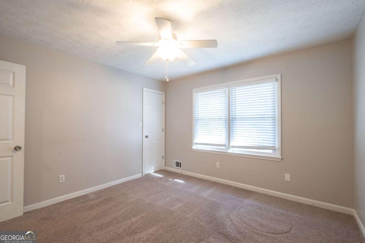 2021 Collinswood Drive Snellville - 20