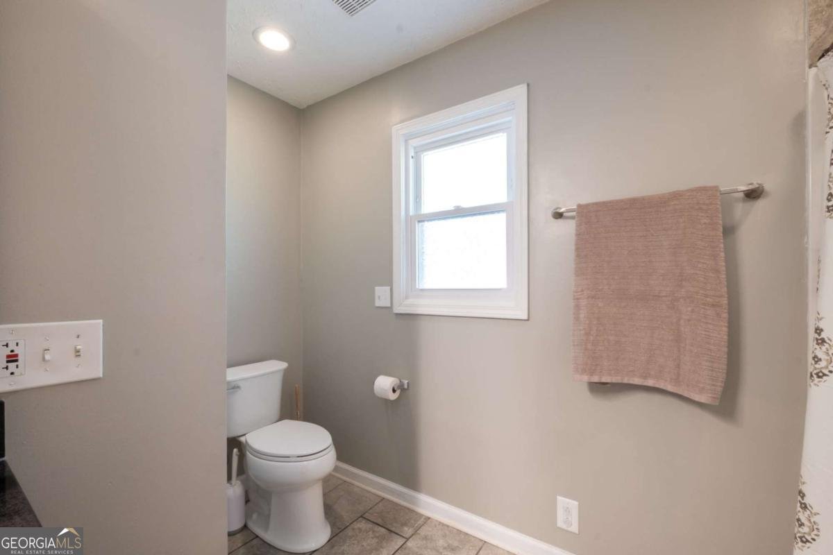 2021 Collinswood Drive Snellville - 30