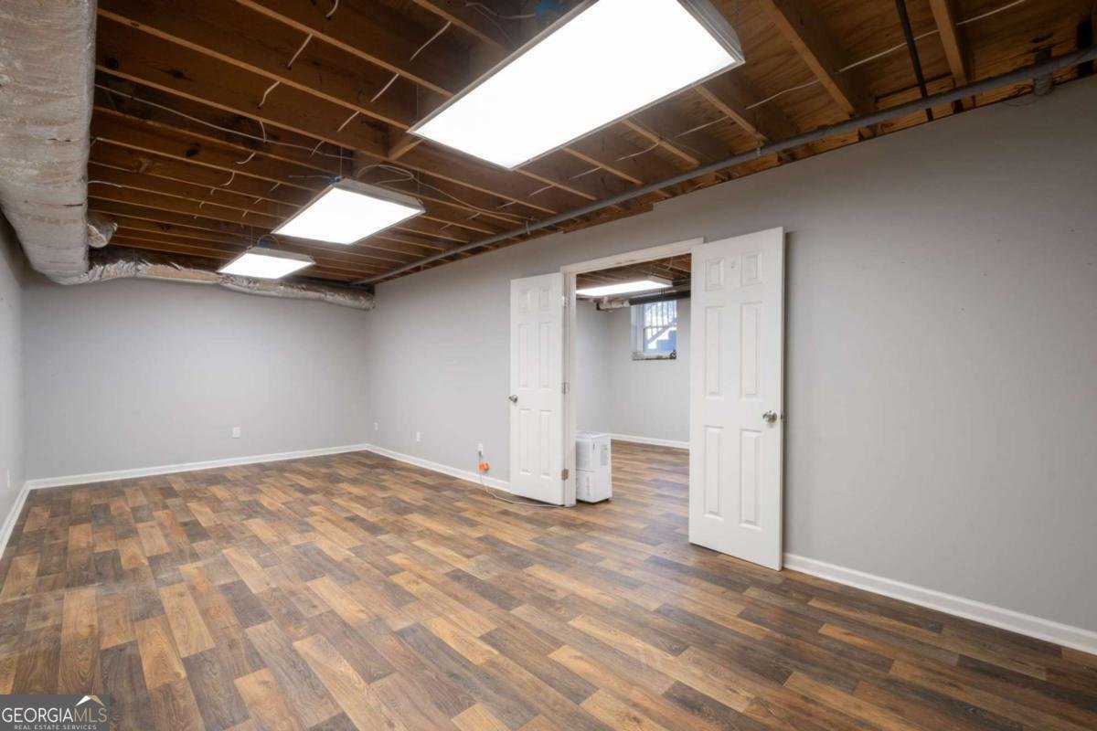 2021 Collinswood Drive Snellville - 35
