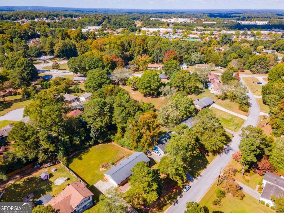 2021 Collinswood Drive Snellville - 40