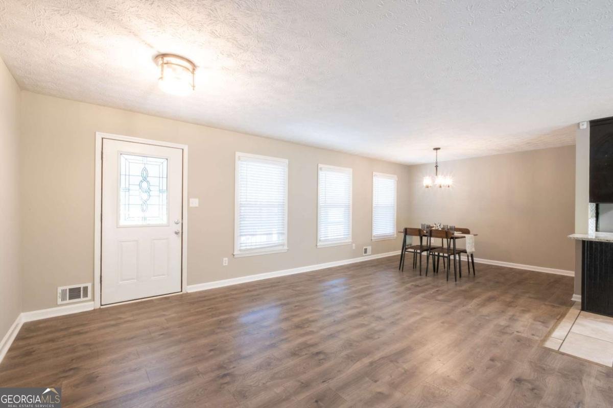 2021 Collinswood Drive Snellville - 5