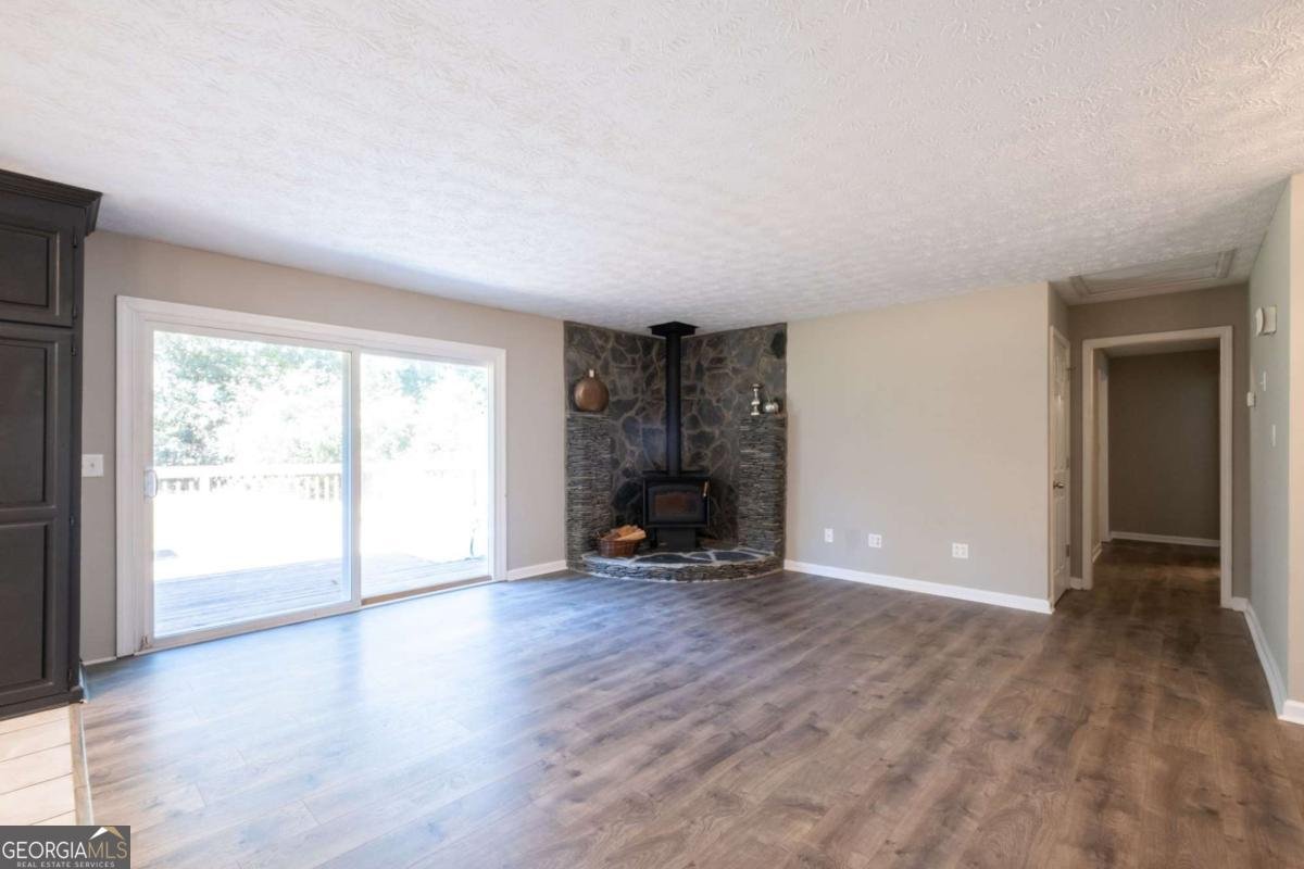 2021 Collinswood Drive Snellville - 8