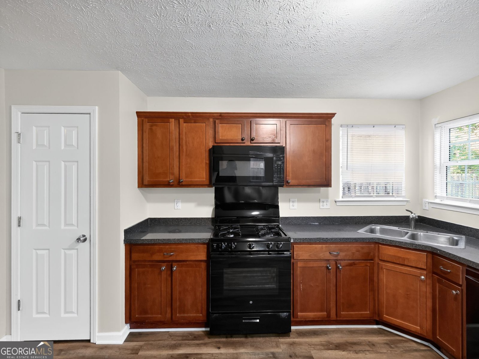 327 Sapphire Bend Riverdale - 16