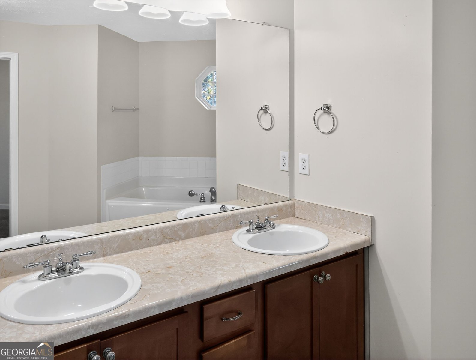 327 Sapphire Bend Riverdale - 33