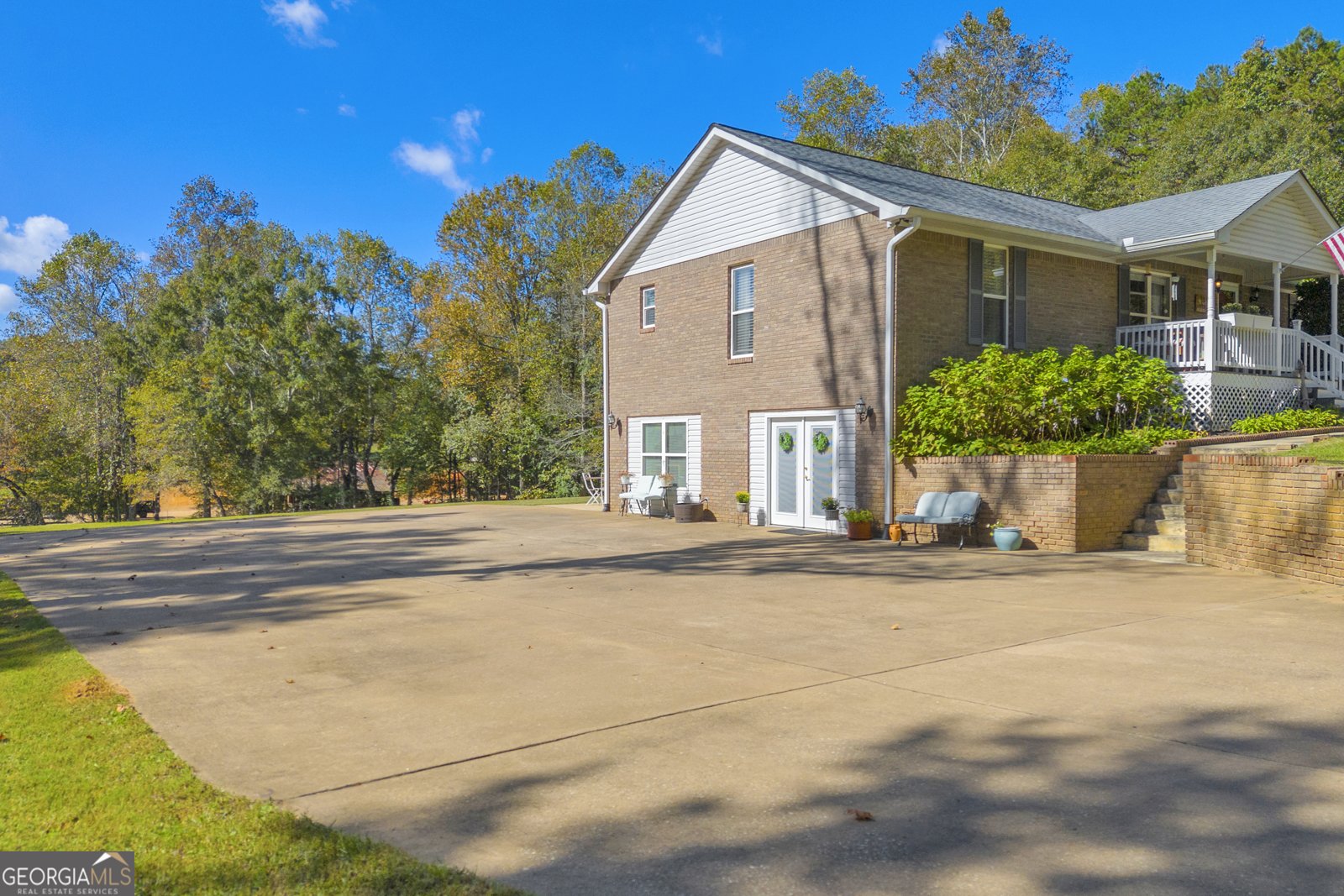 66 Dennis Drive Commerce - 76