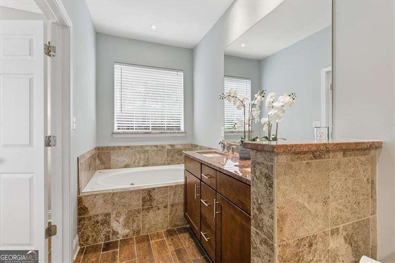 200 Renaissance Parkway Atlanta - 25
