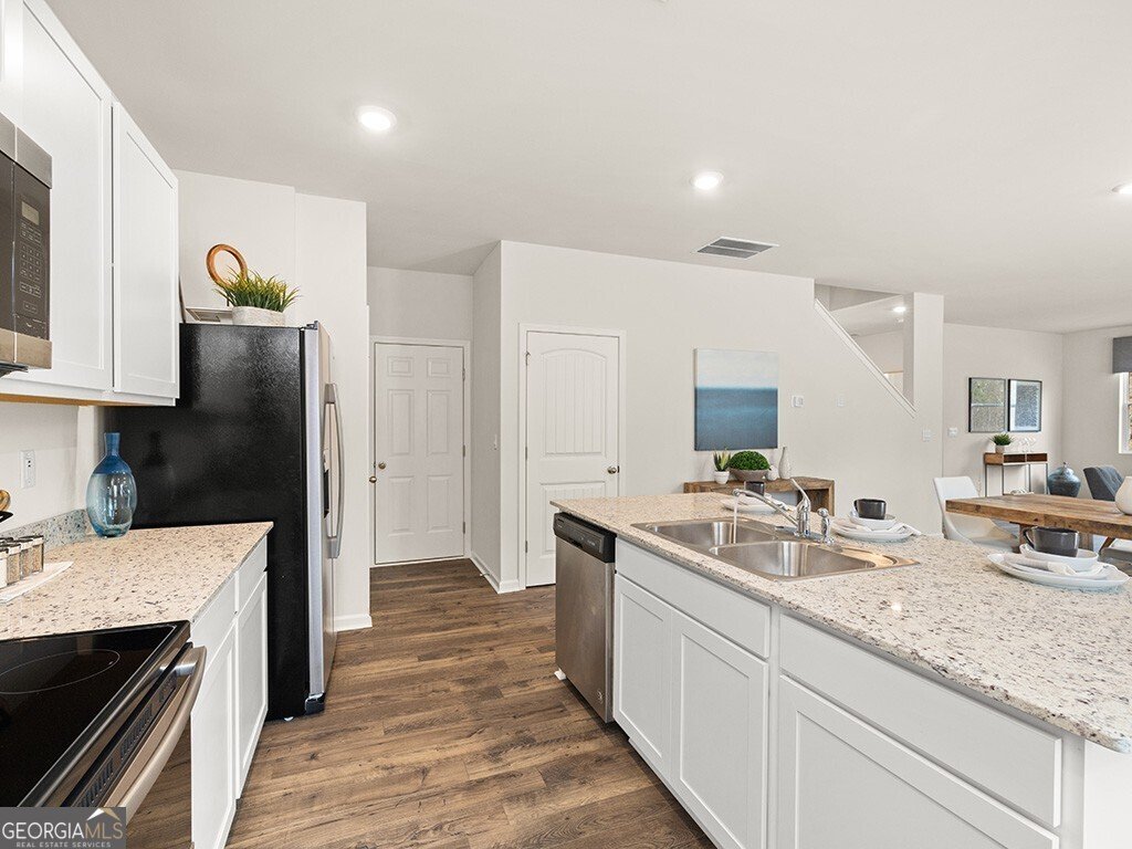 8204 Elkhorn Drive Fairburn - 8