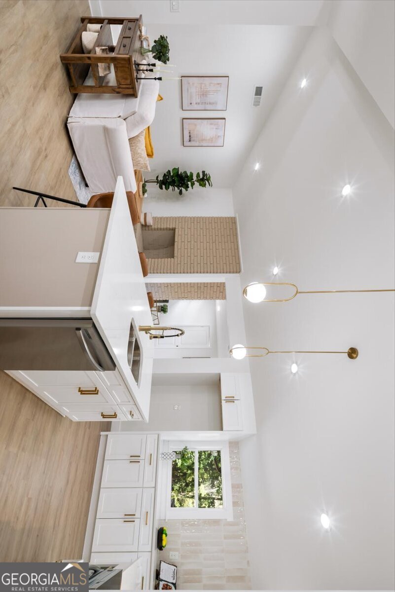 2115 Honeysuckle Lane Atlanta - 4