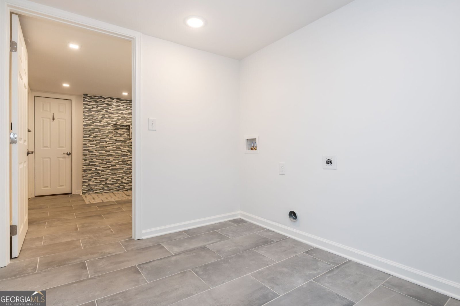 1077 Vistavia Circle Decatur - 25