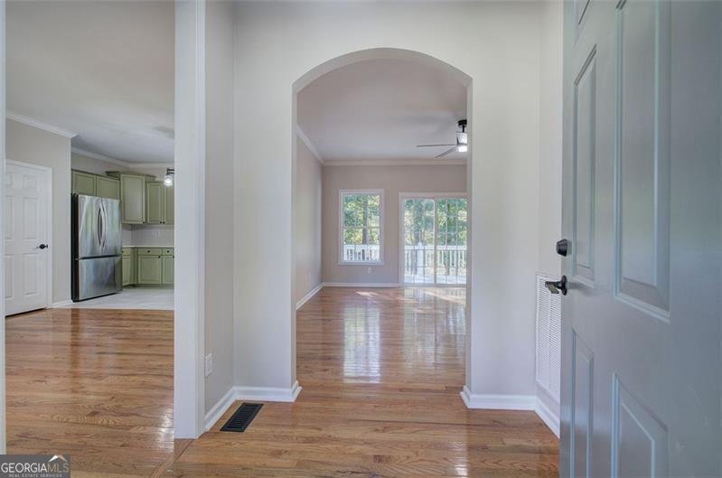 135 GREATWOOD Drive White - 8