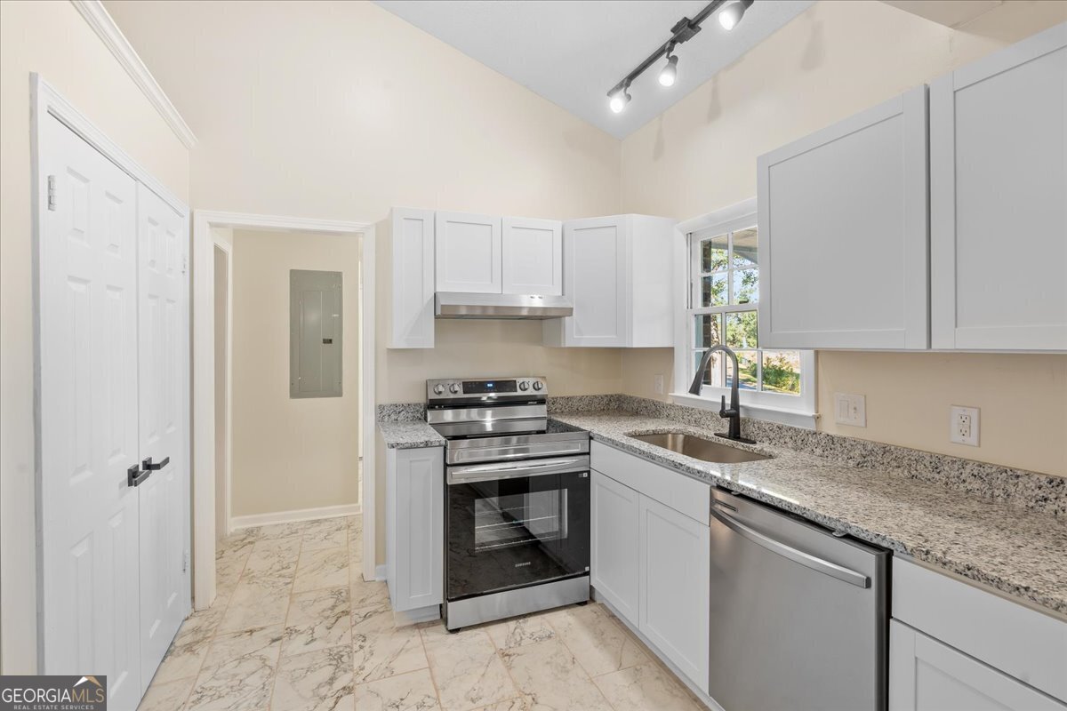 126 Waterfront Way Warner Robins - 39